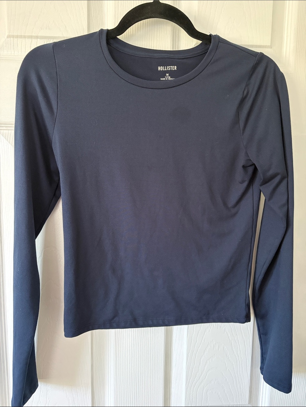 Hollister Women's Dark Navy Long Sleeve Crew Tee